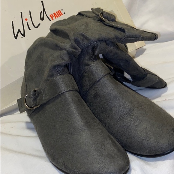 Wild Pair “Desi” Gray Suede Boots - Size 10 - Picture 5 of 5